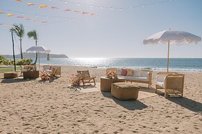 Conrad Punta de Mita