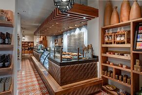 Conrad Punta de Mita