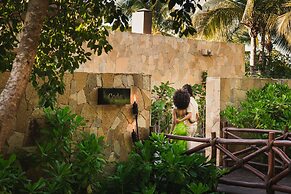 Conrad Punta de Mita