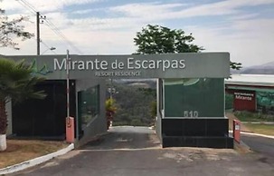 Casa no Mirante de Escarpas