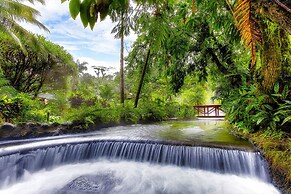 Rio Celeste Springs Blue Lodge