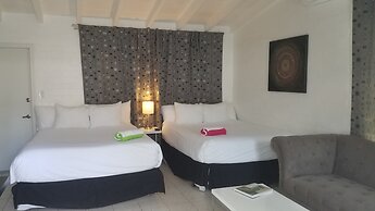 BelleVue Oasis-Palm Springs - Adults Only