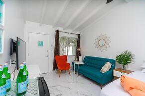 BelleVue Oasis-Palm Springs - Adults Only