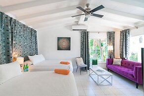 BelleVue Oasis-Palm Springs - Adults Only