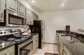 Newly Renovated 2 Bed/ 2 Bath Beaver Creek  2 Bedroom Condo by RedAwni