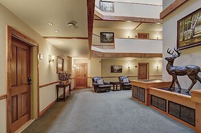 Newly Renovated 2 Bed/ 2 Bath Beaver Creek  2 Bedroom Condo by RedAwni