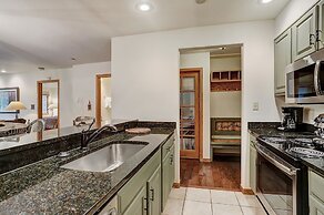 Newly Renovated 2 Bed/ 2 Bath Beaver Creek  2 Bedroom Condo by RedAwni