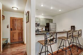 Newly Renovated 2 Bed/ 2 Bath Beaver Creek  2 Bedroom Condo by RedAwni
