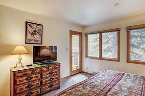 Newly Renovated 2 Bed/ 2 Bath Beaver Creek  2 Bedroom Condo by RedAwni