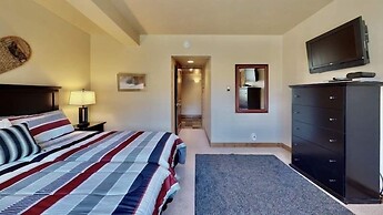 Nine Vail Road Condos with Short Walk to Gondola by RedAwning
