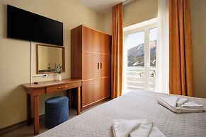 Hotel Dobrovit