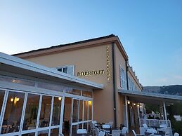 Hotel Dobrovit