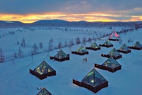 Aurora Pyramid Glass Igloos