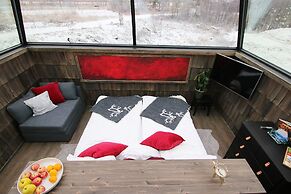 Aurora Pyramid Glass Igloos