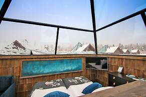Aurora Pyramid Glass Igloos