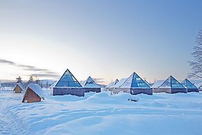 Aurora Pyramid Glass Igloos