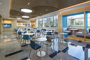 Holiday Inn Express Shanghai Kangqiao by IHG