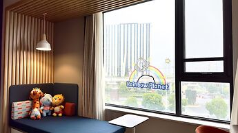 Holiday Inn Express Shanghai Kangqiao by IHG