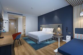 Holiday Inn Express Shanghai Kangqiao by IHG