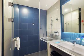 Holiday Inn Express Shanghai Kangqiao by IHG