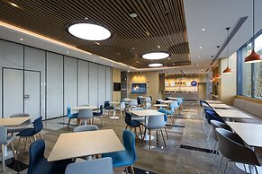 Holiday Inn Express Shanghai Kangqiao by IHG