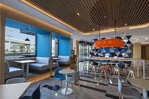 Holiday Inn Express Shanghai Kangqiao by IHG