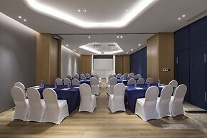 Holiday Inn Express Shanghai Kangqiao by IHG
