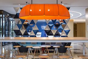 Holiday Inn Express Shanghai Kangqiao by IHG