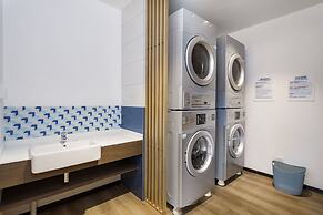 Holiday Inn Express Shanghai Kangqiao by IHG