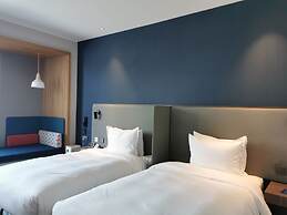 Holiday Inn Express Shanghai Kangqiao by IHG