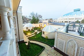 MIRZO Boutique Hotel
