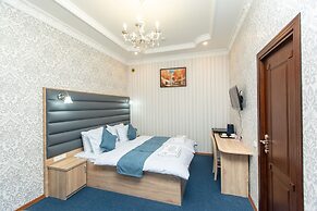 MIRZO Boutique Hotel