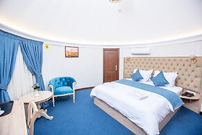 MIRZO Boutique Hotel