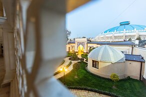 MIRZO Boutique Hotel