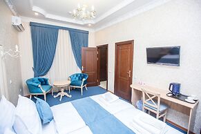 MIRZO Boutique Hotel