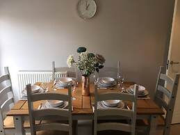 Pretty Properties - 30 Chaldron Court