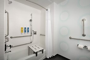 Tru by Hilton Charleston Ashley Phosphate