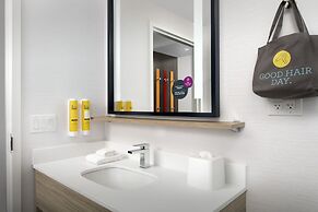 Tru by Hilton Charleston Ashley Phosphate