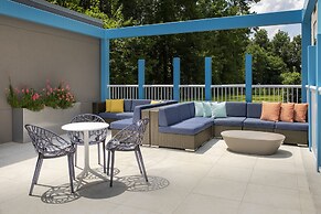 Tru by Hilton Charleston Ashley Phosphate