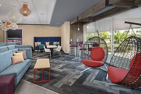 Tru by Hilton Charleston Ashley Phosphate