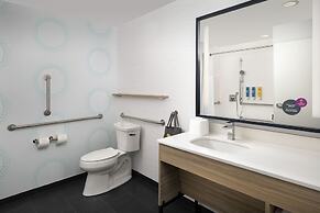 Tru by Hilton Charleston Ashley Phosphate