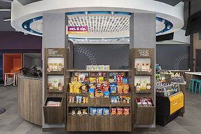 Tru by Hilton Charleston Ashley Phosphate