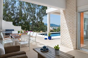 HillTop Luxury Villa