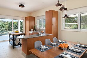 HillTop Luxury Villa