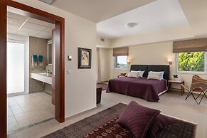 HillTop Luxury Villa