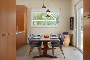 HillTop Luxury Villa