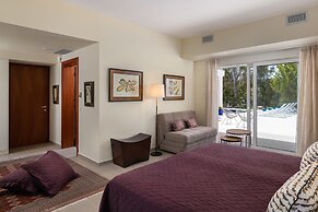 HillTop Luxury Villa