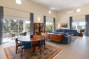 HillTop Luxury Villa