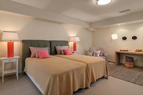 HillTop Luxury Villa