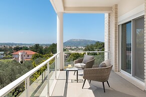 HillTop Luxury Villa